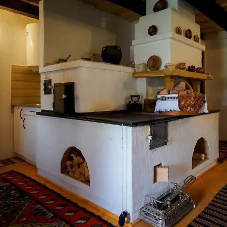 Casa Povestilor Din Bucovina
